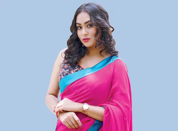 Лесби фильмімен секс Дик кискаға сыймайды